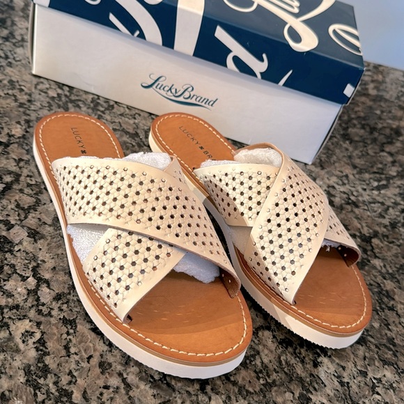 Lucky Brand Shoes - Lucky Brand Dadeen nigiri woven embossed slide NIB 9.5